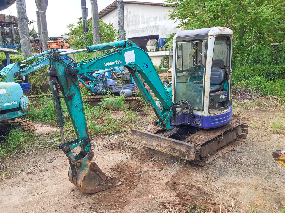 รถขุดมือสอง KOMATSU รุ่น PC30 ขนาด 3 ตัน [เบอร์ 18]