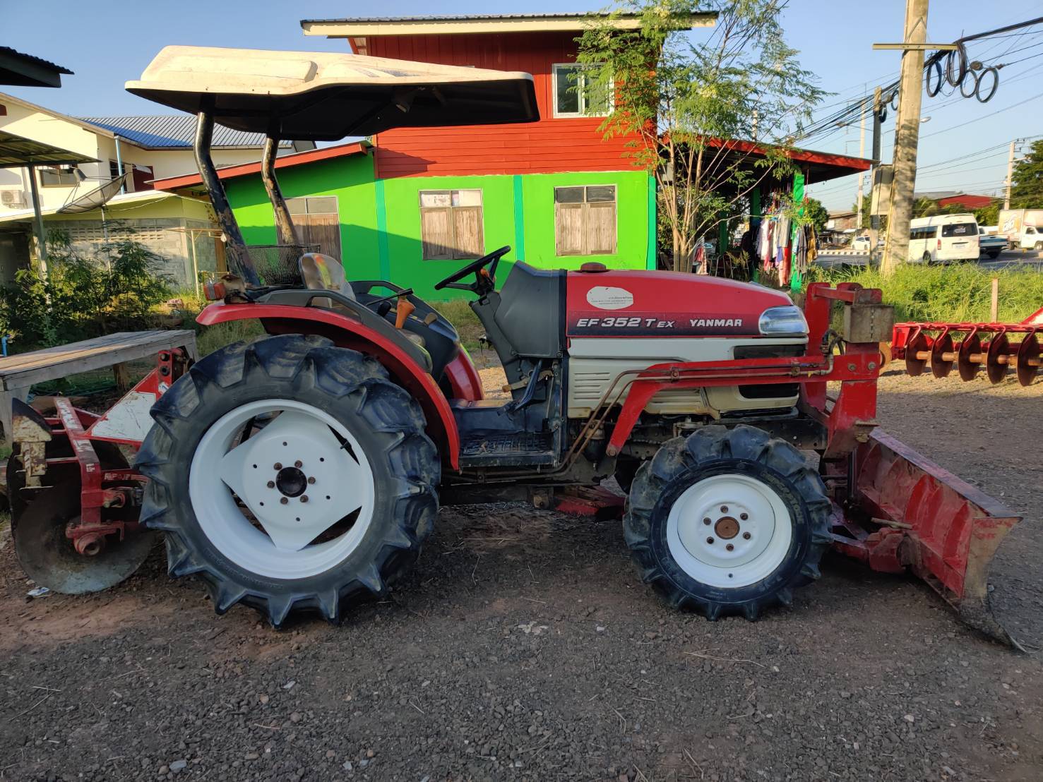 รถไถยันม่าร์ EF352 TEX รถสวยเครื่องแน่นๆ ไม่เคยแกะ พร้อมอุปกรณ์ดันหน้าและผานหลังครับ