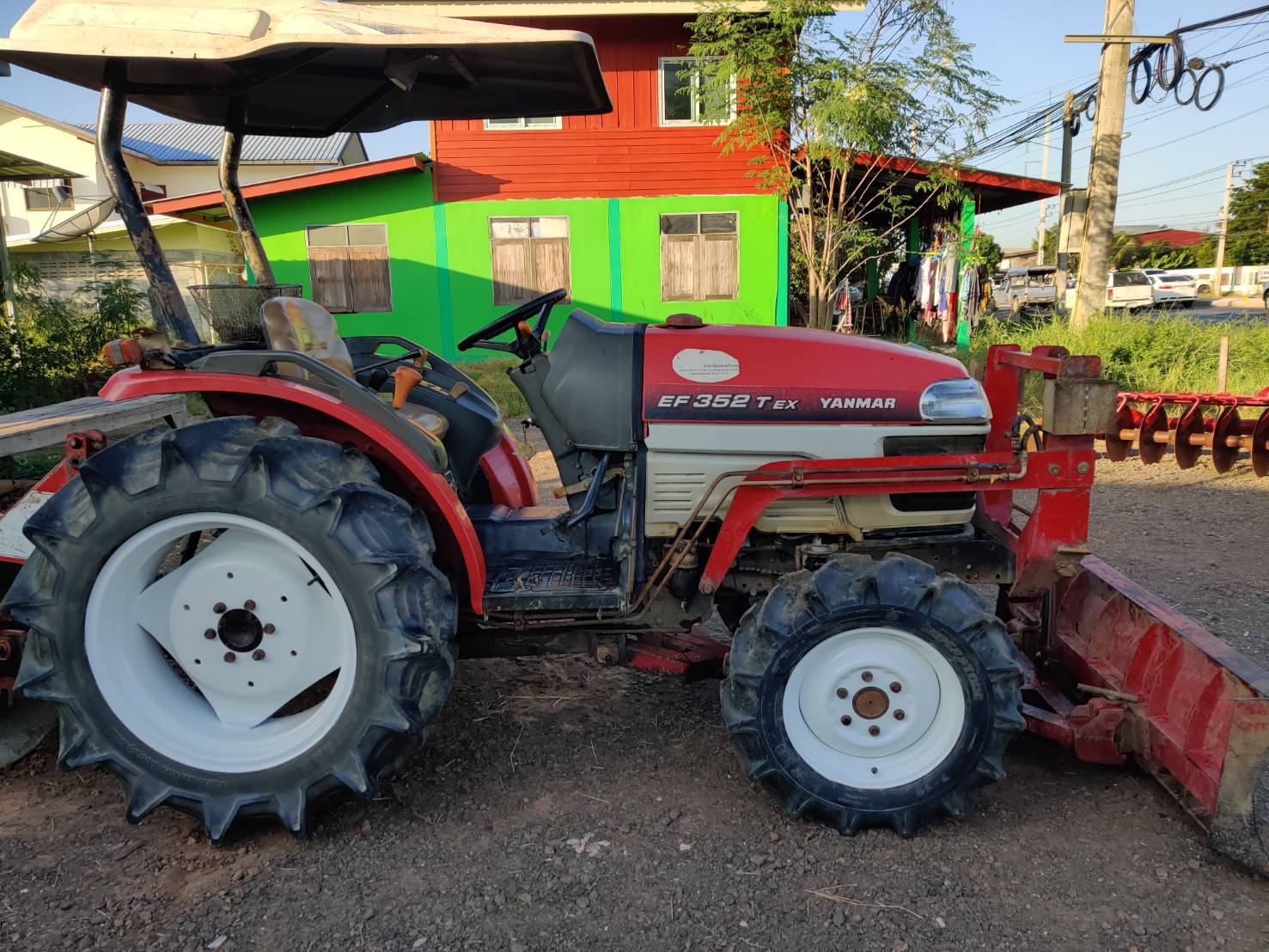 รถไถยันม่าร์ EF352 TEX รถสวยเครื่องแน่นๆ ไม่เคยแกะ พร้อมอุปกรณ์ดันหน้าและผานหลังครับ