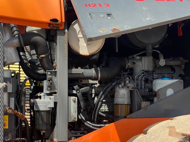 ขายรถตักล้อยาง HITACHI ZW220 นำเข้าจากญี่ปุ่น พร้อมใช้ มีVDOการทำงานครับ