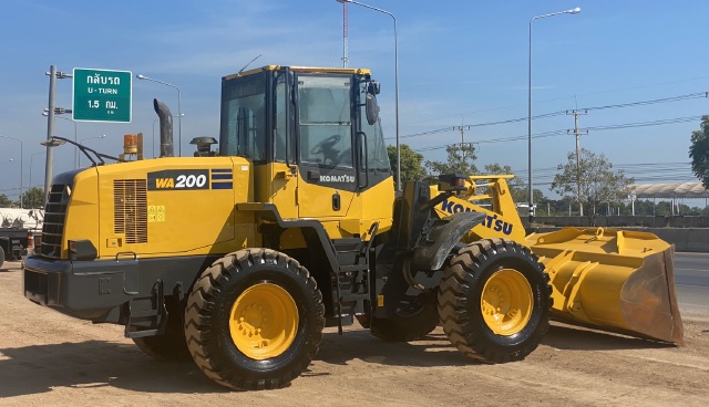 ขายรถตักล้อยาง KOMATSU WA200-7 ปี 2014 นำเข้าจากญี่ปุ่น สภาพสวยพร้อมใช้ มีVDOการทำงานครับ ขายรถตักล้อยาง KOMATSU WA200-7 ปี 2014 นำเข้าจากญี่ปุ่น สภาพสวยพร้อมใช้ มีVDOการทำงานครับ