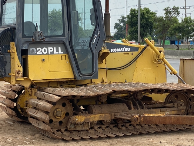 ขายรถดันดิน KOMATSU D20PLL-7E นำเข้าจากญี่ปุ่น สภาพสวยพร้อมใช้ มีVDOการทำงานครับ