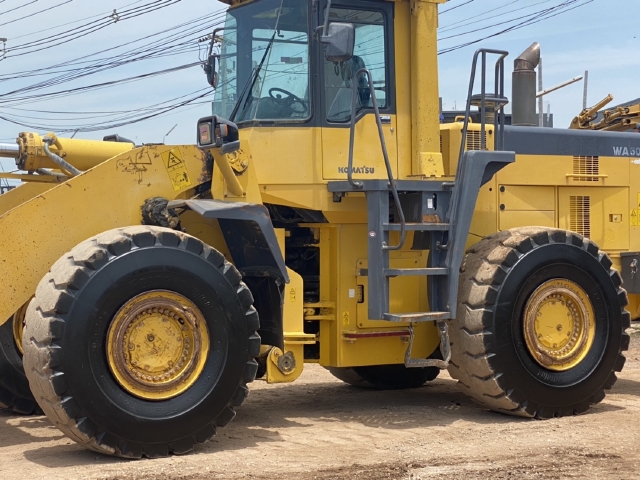 ขายรถตักล้อยาง KOMATSU WA500-3 นำเข้าจากญี่ปุ่น สภาพสวยพร้อมใช้ มีVDOการทำงานครับ