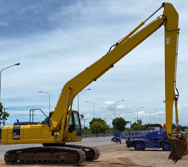 ขายรถขุด KOMATSU PC200LC-7 อาร์มยาวพิเศษ 15 เมตร นำเข้าจากญี่ปุ่น สภาพสวยพร้อมใช้ มีVDOการทำงานครับ