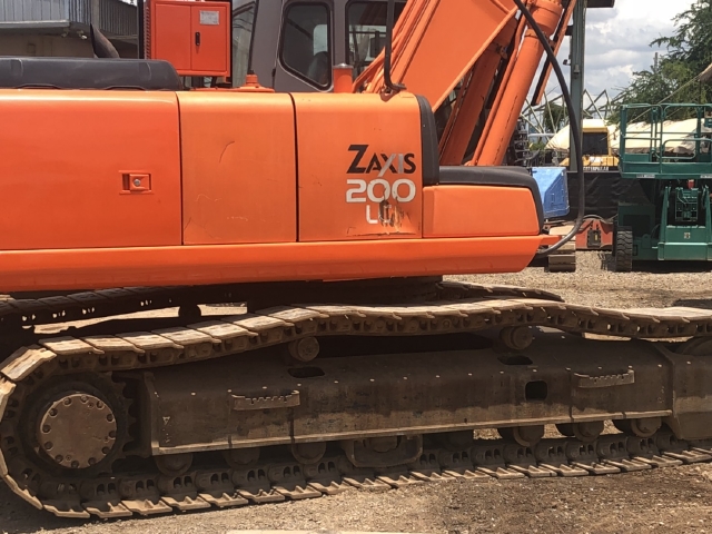 ขายรถขุด HITACHI ZX200LC แม่เหล็ก นำเข้าจากญี่ปุ่น สภาพสวยพร้อมใช้ มีVDOการทำงานครับ