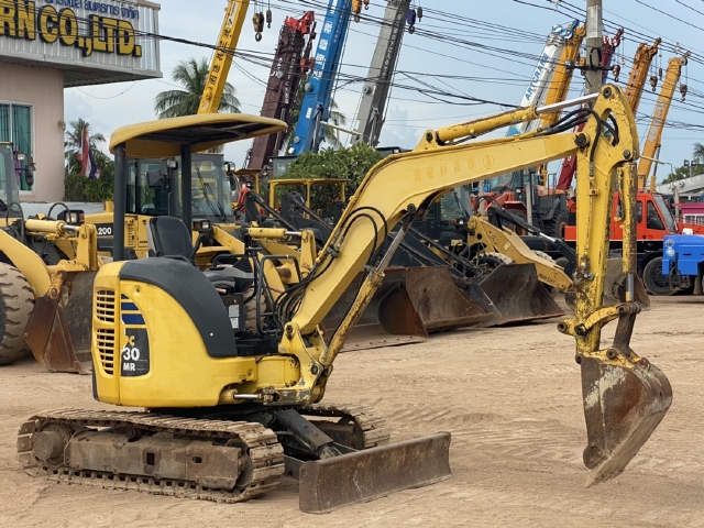 ขายรถขุด KOMATSU PC30MR-2 นำเข้าจากญี่ปุ่น สภาพสวยพร้อมใช้ มีVDOการทำงานครับ ขายรถขุด KOMATSU PC30MR-2 นำเข้าจากญี่ปุ่น สภาพสวยพร้อมใช้ มีVDOการทำงานครับ