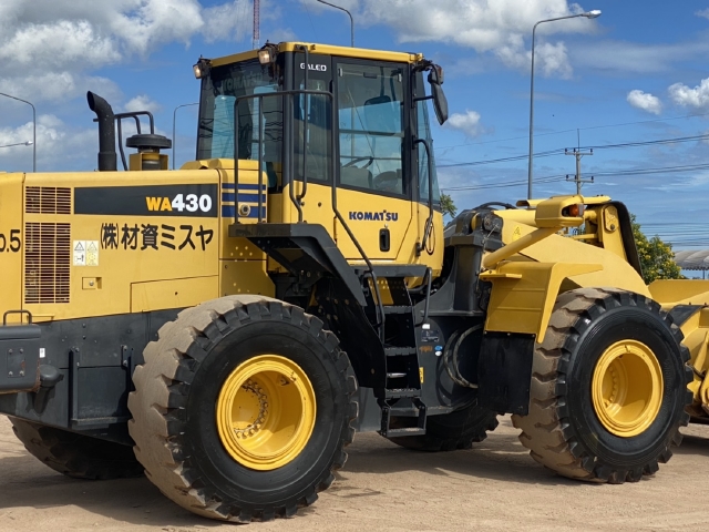 ขายรถตักล้อยาง KOMATSU WA430-6 นำเข้าจากญี่ปุ่น สภาพสวยพร้อมใช้ มีVDOการทำงานครับ
