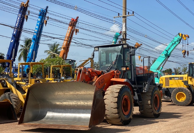 ขายรถตักล้อยาง HITACHI ZW220 นำเข้าจากญี่ปุ่น พร้อมใช้ มีVDOการทำงานครับ