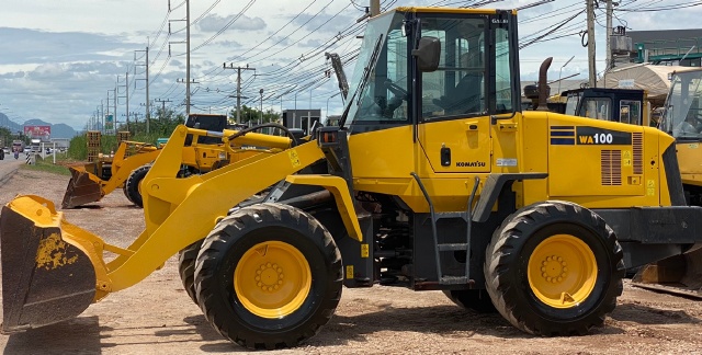 ขายรถตักล้อยาง KOMATSU WA100-5 นำเข้าจากญี่ปุ่น สภาพสวยพร้อมใช้ มีVDOการทำงานครับ