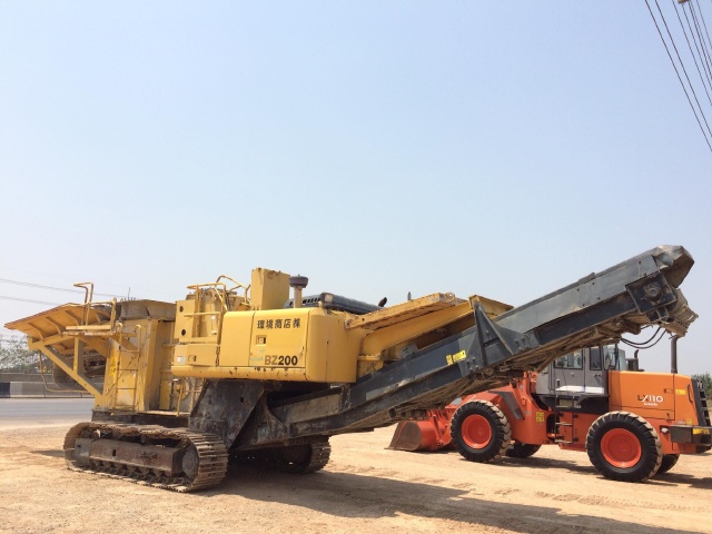 ขายรถปรับสภาพดิน KOMATSU BZ200-1 นำเข้าเองจากญี่ปุ่น สภาพสวยพร้อมใช้ ขายรถปรับสภาพดิน KOMATSU BZ200-1 นำเข้าเองจากญี่ปุ่น สภาพสวยพร้อมใช้