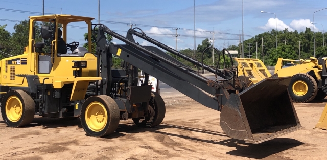 ขายรถตักล้อยาง KOMATSU WR12-6 (เทียบเท่า WA100-6) ปี 2011 นำเข้าจากญี่ปุ่น สภาพสวยพร้อมใช้ มีVDOการท ขายรถตักล้อยาง KOMATSU WR12-6 (เทียบเท่า WA100-6) ปี 2011 นำเข้าจากญี่ปุ่น สภาพสวยพร้อมใช้ มีVDOการท