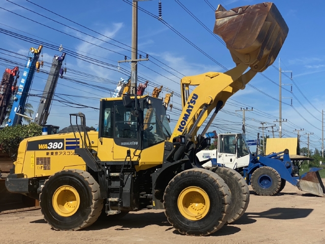 ขายรถตักล้อยาง KOMATSU WA380-8 ปี 2017 นำเข้าจากญี่ปุ่น สภาพสวยพร้อมใช้ มีVDOการทำงานครับ ขายรถตักล้อยาง KOMATSU WA380-8 ปี 2017 นำเข้าจากญี่ปุ่น สภาพสวยพร้อมใช้ มีVDOการทำงานครับ