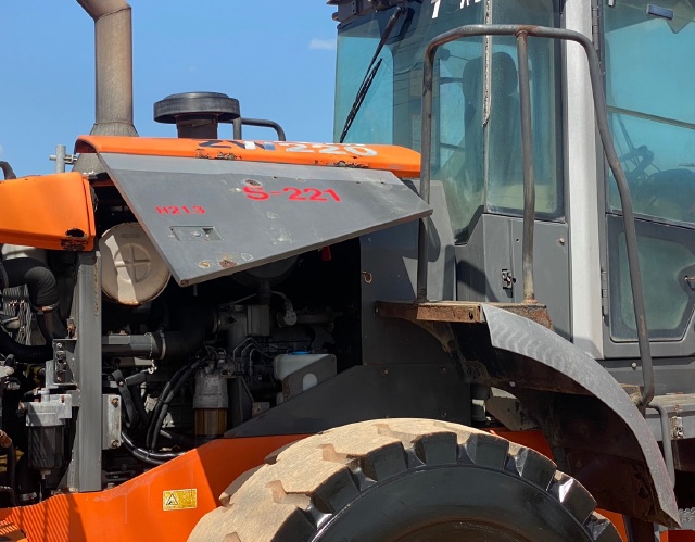 ขายรถตักล้อยาง HITACHI ZW220 นำเข้าจากญี่ปุ่น พร้อมใช้ มีVDOการทำงานครับ