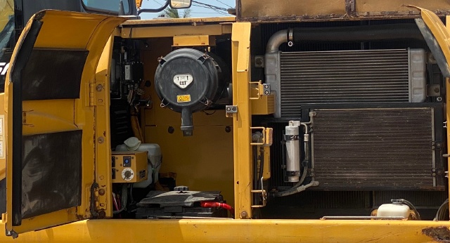 ขายรถขุด CAT 320D ปี 2010 หัวคีบไม้ นำเข้าจากญี่ปุ่น พร้อมใช้ มีVDOการทำงานครับ