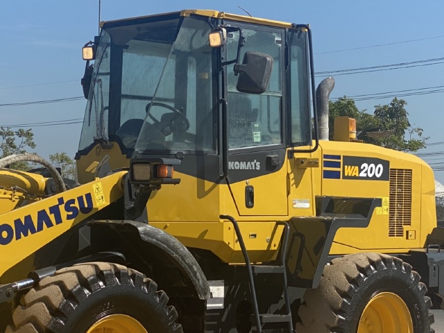 ขายรถตักล้อยาง KOMATSU WA200-7 ปี 2014 นำเข้าจากญี่ปุ่น สภาพสวยพร้อมใช้ มีVDOการทำงานครับ