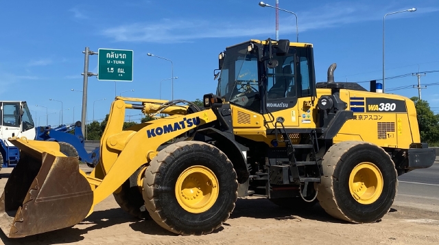 ขายรถตักล้อยาง KOMATSU WA380-8 ปี 2017 นำเข้าจากญี่ปุ่น สภาพสวยพร้อมใช้ มีVDOการทำงานครับ