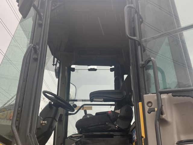 ขายรถตักล้อยาง KOMATSU WA380-7 ปี 2015 นำเข้าจากญี่ปุ่น สภาพสวยพร้อมใช้มีVDOการทำงานครับ