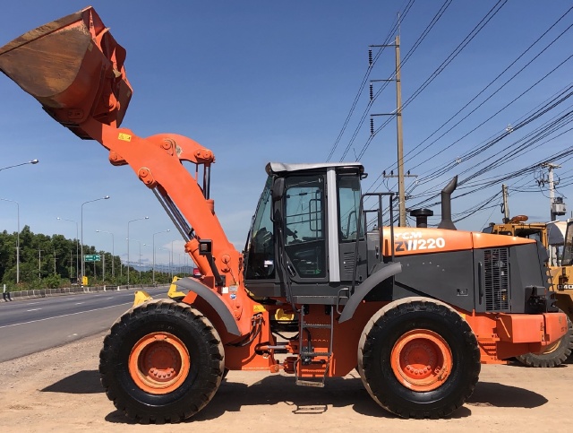 ขายรถตักล้อยาง HITACHI ZW220 นำเข้าจากญี่ปุ่น สภาพสวยพร้อมใช้ มีVDOการทำงานครับ ขายรถตักล้อยาง HITACHI ZW220 นำเข้าจากญี่ปุ่น สภาพสวยพร้อมใช้ มีVDOการทำงานครับ