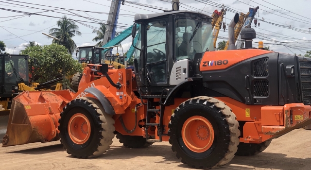 ขายรถตักล้อยาง HITACHI ZW180-5B (เทียบเท่า WA320-7) ปี 2015 นำเข้าจากญี่ปุ่น สภาพสวยพร้อมใช้ มีVDOกา ขายรถตักล้อยาง HITACHI ZW180-5B (เทียบเท่า WA320-7) ปี 2015 นำเข้าจากญี่ปุ่น สภาพสวยพร้อมใช้ มีVDOกา