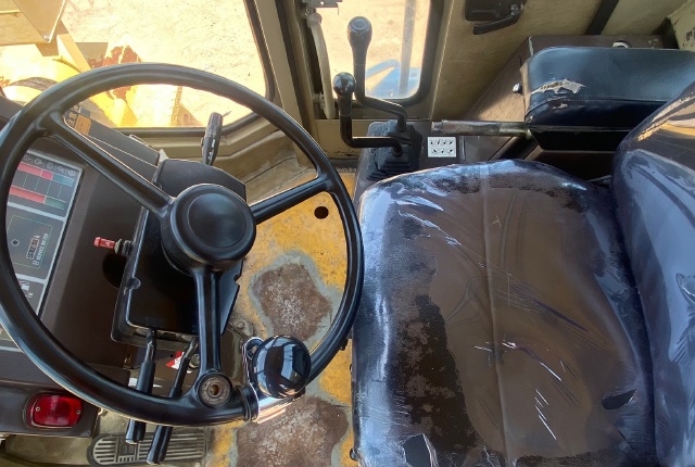 ขายรถตักล้อยาง KOMATSU WA300-1 นำเข้าจากญี่ปุ่น พร้อมใช้ มีVDOการทำงานครับ
