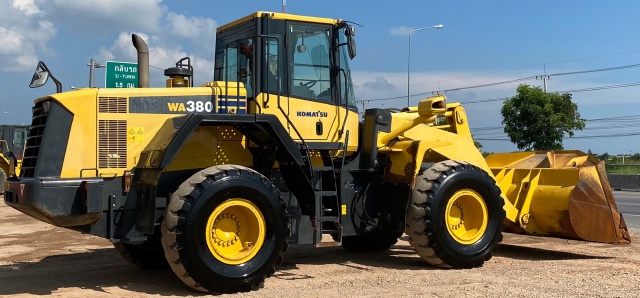 ขายรถตักล้อยาง KOMATSU WA380-6 ปี 2013 นำเข้าจากญี่ปุ่น พร้อมใช้ มีVDOการทำงานครับ ขายรถตักล้อยาง KOMATSU WA380-6 ปี 2013 นำเข้าจากญี่ปุ่น พร้อมใช้ มีVDOการทำงานครับ