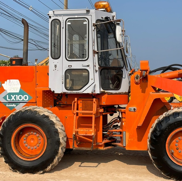 ขายรถตักล้อยาง HITACHI LX100-2C เทียบเท่า WA200-3 นำเข้าจากญี่ปุ่น พร้อมใช้ มีVDOการทำงานครับ