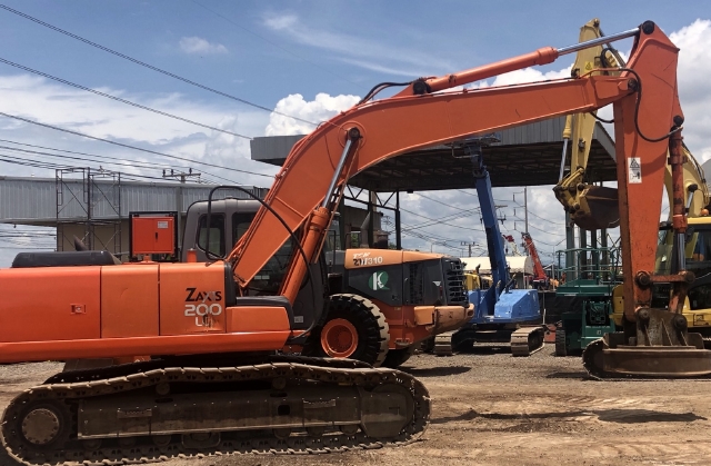 ขายรถขุด HITACHI ZX200LC แม่เหล็ก นำเข้าจากญี่ปุ่น สภาพสวยพร้อมใช้ มีVDOการทำงานครับ ขายรถขุด HITACHI ZX200LC แม่เหล็ก นำเข้าจากญี่ปุ่น สภาพสวยพร้อมใช้ มีVDOการทำงานครับ