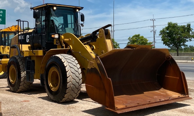 ขายรถตักล้อยาง CAT 950K ปี 2016 นำเข้าจากญี่ปุ่น สภาพสวยพร้อมใช้ มีVDOการทำงานครับ