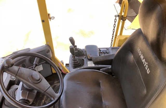 ขายรถตักล้อยาง KOMATSU WR12-6 (เทียบเท่า WA100-6) ปี 2011 นำเข้าจากญี่ปุ่น สภาพสวยพร้อมใช้ มีVDOการท