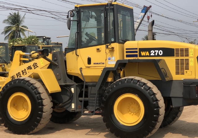 ขายรถตักล้อยาง KOMATSU WA270-5 นำเข้าจากญี่ปุ่น สภาพสวยพร้อมใช้ มีVDOการทำงานครับ