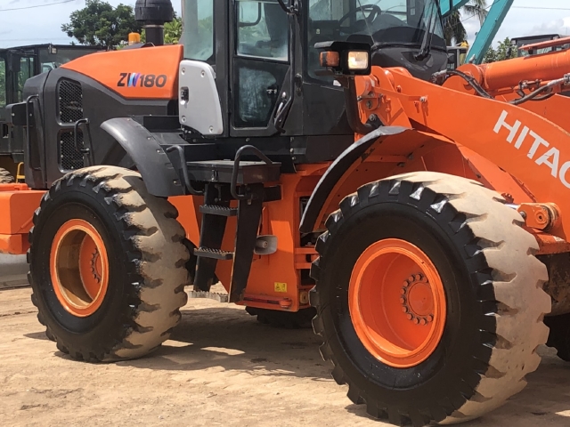 ขายรถตักล้อยาง HITACHI ZW180-5B (เทียบเท่า WA320-7) ปี 2015 นำเข้าจากญี่ปุ่น สภาพสวยพร้อมใช้ มีVDOกา