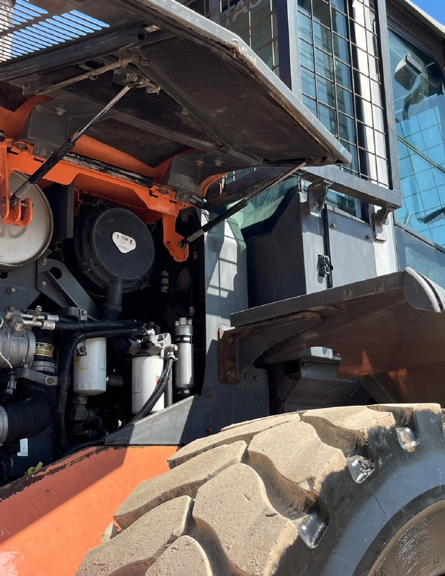 ขายรถตักล้อยาง HITACHI ZW150 นำเข้าจากญี่ปุ่น พร้อมใช้ มีVDOการทำงานครับ