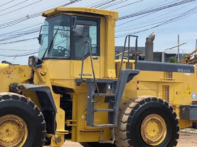 ขายรถตักล้อยาง KOMATSU WA500-3 นำเข้าจากญี่ปุ่น สภาพสวยพร้อมใช้ มีVDOการทำงานครับ