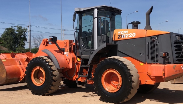 ขายรถตักล้อยาง HITACHI ZW220 นำเข้าจากญี่ปุ่น สภาพสวยพร้อมใช้ มีVDOการทำงานครับ ขายรถตักล้อยาง HITACHI ZW220 นำเข้าจากญี่ปุ่น สภาพสวยพร้อมใช้ มีVDOการทำงานครับ