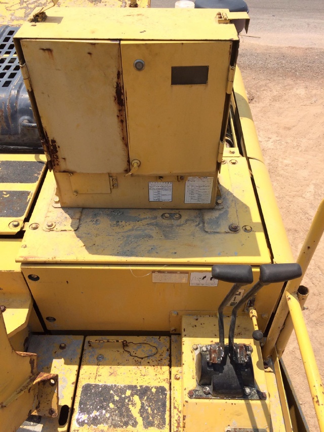 ขายรถปรับสภาพดิน KOMATSU BZ200-1 นำเข้าเองจากญี่ปุ่น สภาพสวยพร้อมใช้