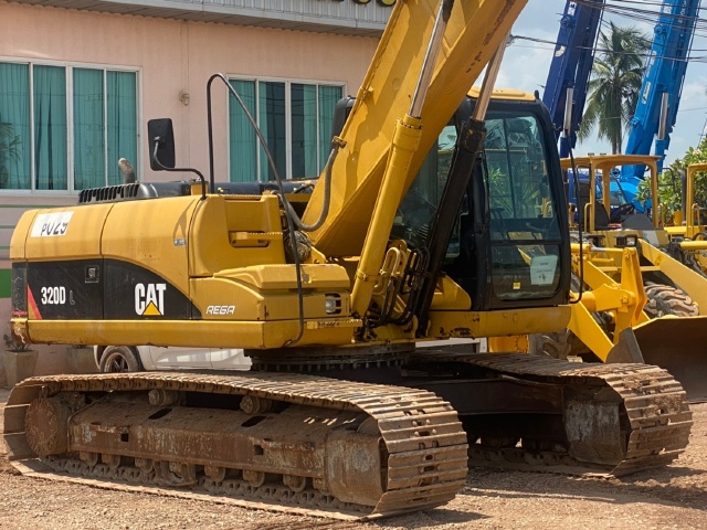 ขายรถขุด CAT 320D ปี 2010 หัวคีบไม้ นำเข้าจากญี่ปุ่น พร้อมใช้ มีVDOการทำงานครับ