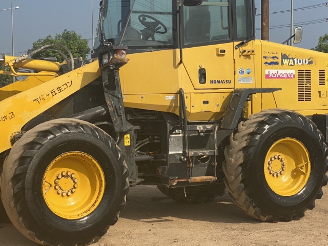 ขายรถตักล้อยาง KOMATSU WA100-6 นำเข้าจากญี่ปุ่น สภาพสวยพร้อมใช้