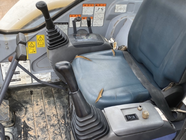ขายรถขุด KOMATSU PC40MR-1 นำเข้าจากญี่ปุ่น สภาพสวยพร้อมใช้ มีVDOการทำงานครับ