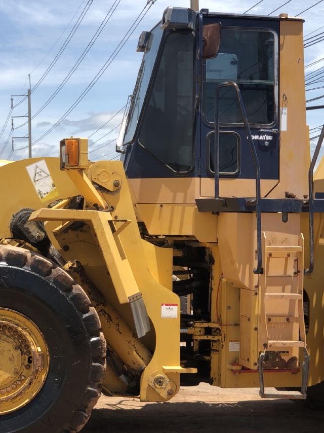 ขายรถตักล้อยาง KOMATSU WA500-1 นำเข้าจากญี่ปุ่น สภาพสวยพร้อมใช้ มีVDOการทำงานครับ
