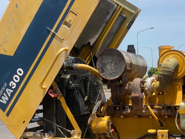 ขายรถตักล้อยาง KOMATSU WA300-1 นำเข้าจากญี่ปุ่น พร้อมใช้ มีVDOการทำงานครับ