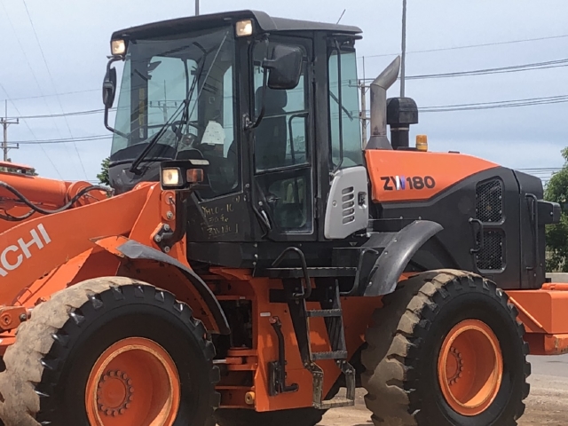ขายรถตักล้อยาง HITACHI ZW180-5B (เทียบเท่า WA320-7) ปี 2015 นำเข้าจากญี่ปุ่น สภาพสวยพร้อมใช้ มีVDOกา