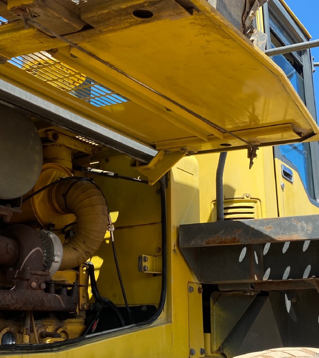 ขายรถตักล้อยาง KOMATSU WA300-3 นำเข้าจากญี่ปุ่น สภาพสวยพร้อมใช้ มีVDOการทำงานครับ ขายรถตักล้อยาง KOMATSU WA300-3 นำเข้าจากญี่ปุ่น สภาพสวยพร้อมใช้ มีVDOการทำงานครับ