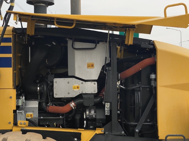ขายรถตักล้อยาง KOMATSU WA380-7 ปี 2015 นำเข้าจากญี่ปุ่น สภาพสวยพร้อมใช้มีVDOการทำงานครับ