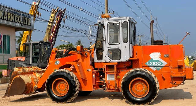 ขายรถตักล้อยาง HITACHI LX100-2C เทียบเท่า WA200-3 นำเข้าจากญี่ปุ่น พร้อมใช้ มีVDOการทำงานครับ ขายรถตักล้อยาง HITACHI LX100-2C เทียบเท่า WA200-3 นำเข้าจากญี่ปุ่น พร้อมใช้ มีVDOการทำงานครับ