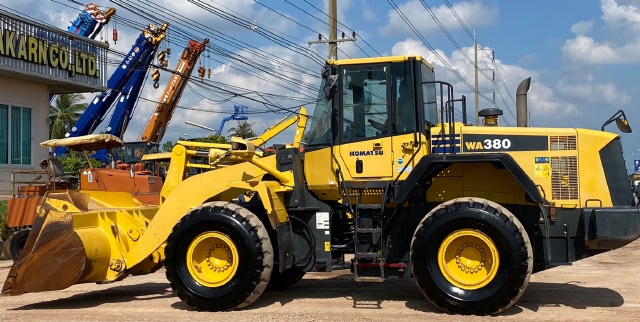 ขายรถตักล้อยาง KOMATSU WA380-6 ปี 2013 นำเข้าจากญี่ปุ่น พร้อมใช้ มีVDOการทำงานครับ ขายรถตักล้อยาง KOMATSU WA380-6 ปี 2013 นำเข้าจากญี่ปุ่น พร้อมใช้ มีVDOการทำงานครับ