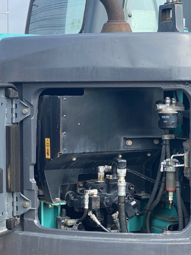 ขายรถขุด KOBELCO SK70SR-2 นำเข้าจากญี่ปุ่น สภาพสวยพร้อมใช้ มีVDOการทำงานครับ