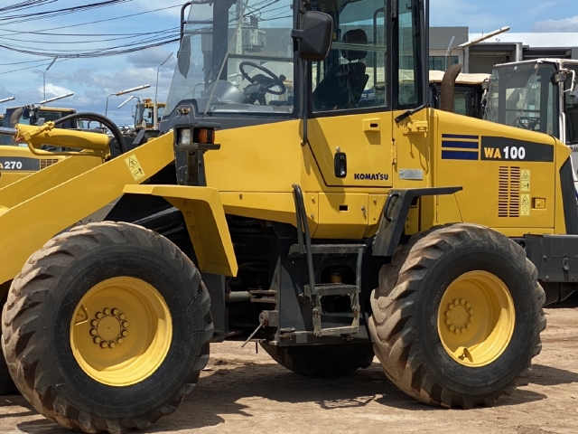 ขายรถตักล้อยาง KOMATSU WA100-6 ปี 2012 แขนยาวพิเศษ นำเข้าจากญี่ปุ่น สภาพสวยพร้อมใช้ มีVDOการทำงานครั