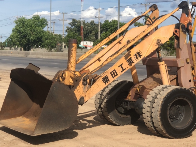 ขายรถตักล้อยาง TOYOTA 3SD25 นำเข้าจากญี่ปุ่น สภาพสวยพร้อมใช้ มีVDOการทำงานครับ