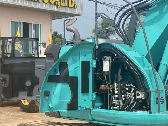 ขายรถขุด KOBELCO SK135SR-2 YY06 ปี 2011 นำเข้าจากญี่ปุ่น สภาพสวยพร้อมใช้ มีVDOการทำงานครับ