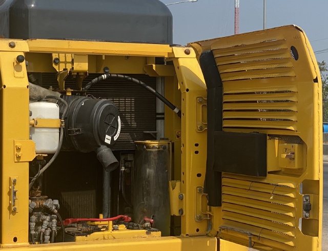 ขายรถขุด KOMATSU PC130-8 นำเข้าจากญี่ปุ่น พร้อมใช้ มีVDOการทำงานครับ